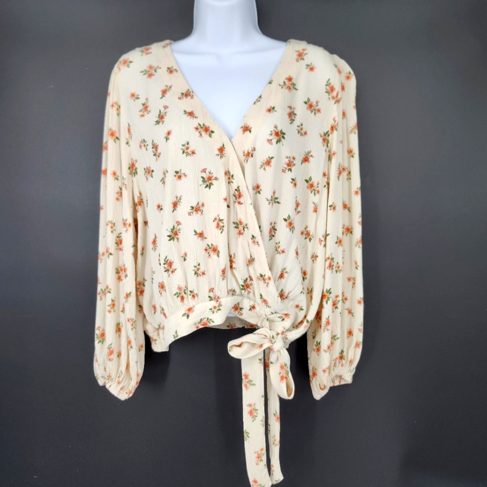 American Eagle Womens Faux Wrap Top Size L‎ Ivory Ditzy Floral Cottage Bloomcore